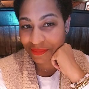 Meet your Posher, Lakisha